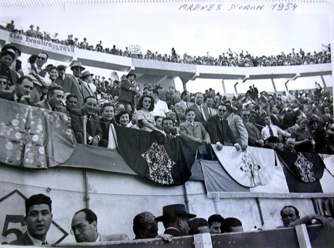 Oran- Arenes d' Eckmulh 17.JPG